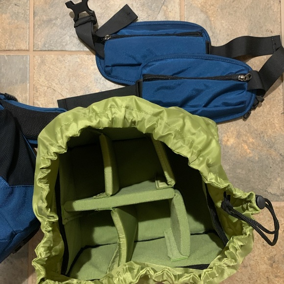 Medium Camera Backpack - Picture 4 of 6